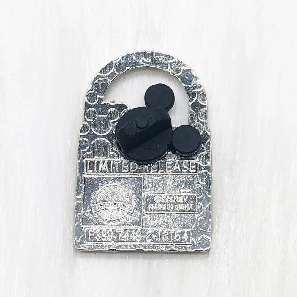 🔮 5/$25 Disney‎ Peter Pan Tinker Bell Lock Pin